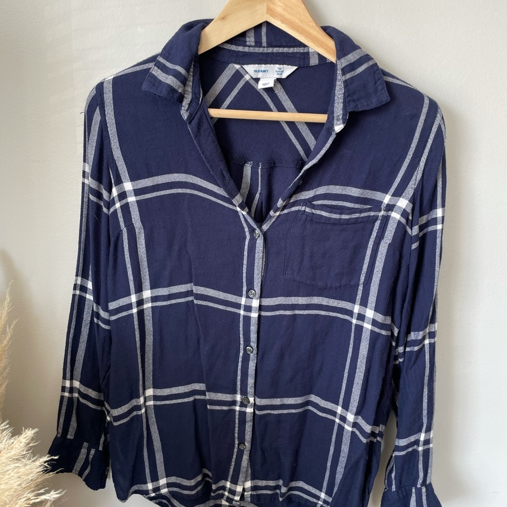 2 Flannels - Picture 3 of 4